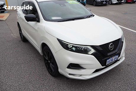 White 2020 Nissan Qashqai Wagon Midnight Edition