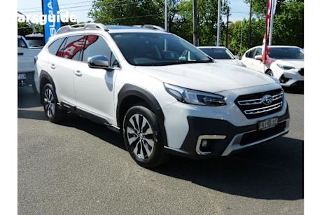 White 2023 Subaru Outback Wagon AWD Touring