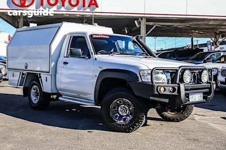 White 2012 Nissan Patrol Leaf Cab Chassis DX (4X4)