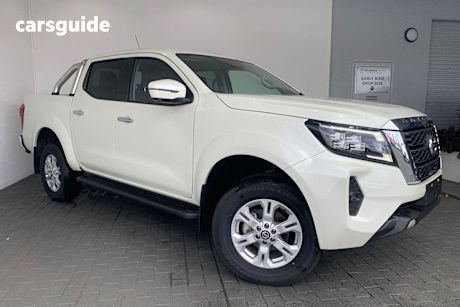 White 2024 Nissan Navara OtherCar ST 4X4