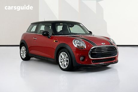Red 2017 Mini Cooper Hatchback Cooper