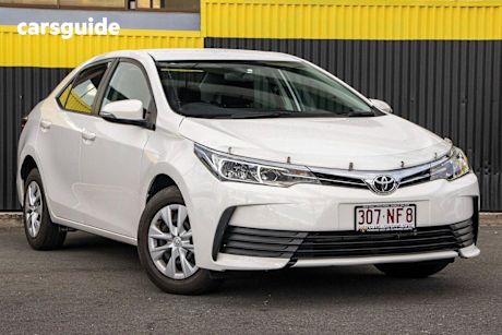 White 2018 Toyota Corolla Sedan Ascent