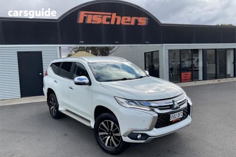 White 2017 Mitsubishi Pajero Sport Wagon Exceed (4X4) 7 Seat