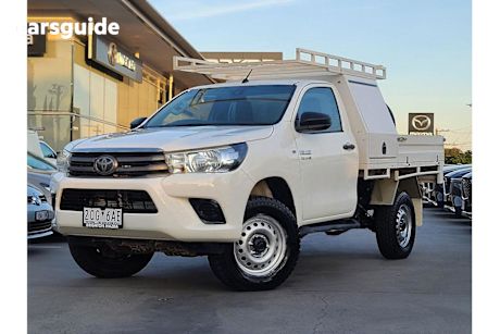 White 2019 Toyota Hilux Cab Chassis Sr (4X4)