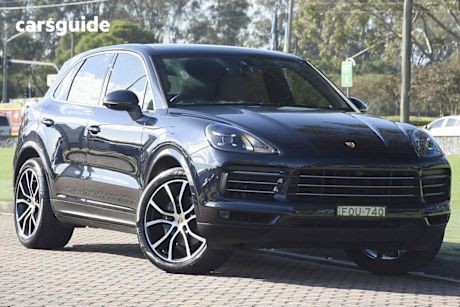 Blue 2019 Porsche Cayenne Wagon
