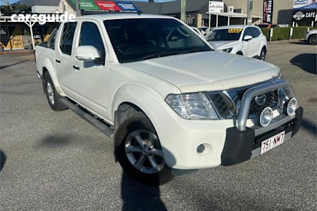 White 2013 Nissan Navara Dual Cab Pick-up ST (4X4)