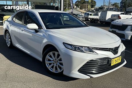 White 2019 Toyota Camry Sedan Ascent
