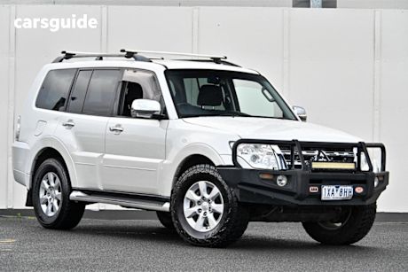 White 2012 Mitsubishi Pajero Wagon Platinum Edition