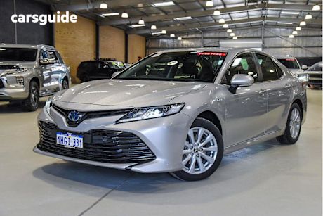 Silver 2020 Toyota Camry Sedan ASCENT F