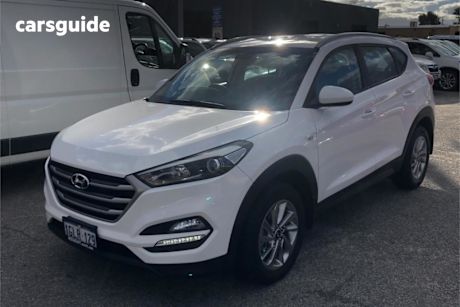 White 2017 Hyundai Tucson Wagon Active R-Series (awd)