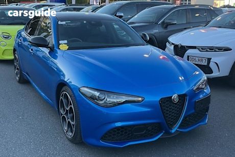 Blue 2022 Alfa Romeo Giulia Sedan Veloce