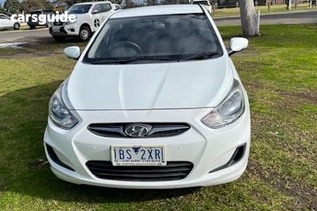 White 2014 Hyundai Accent Sedan Active