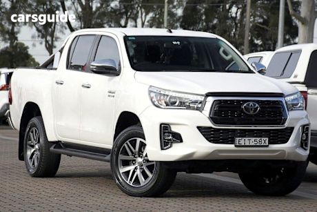 White 2020 Toyota Hilux Double Cab Pick Up SR5 (4X4)