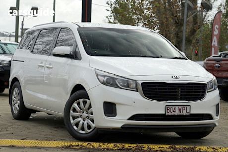White 2015 Kia Carnival Wagon S