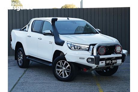 White 2020 Toyota Hilux Ute Tray SR5 4X4