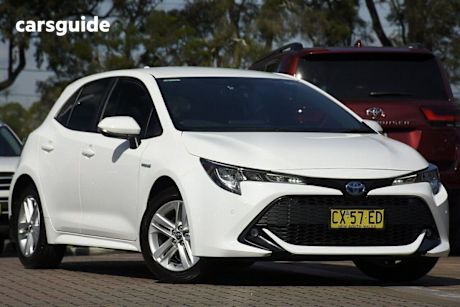White 2020 Toyota Corolla Hatchback SX (hybrid)