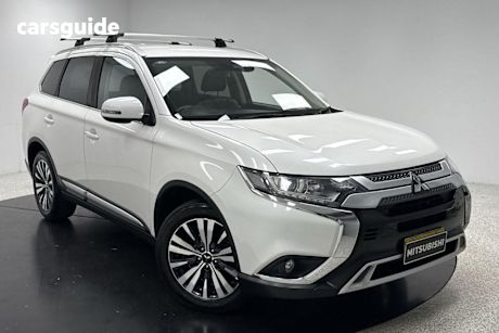 White 2018 Mitsubishi Outlander Wagon LS 7 Seat (2WD)