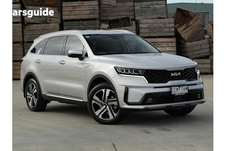 Silver 2023 Kia Sorento SUV SPORT+ 4X4