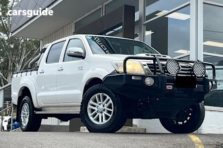 White 2011 Toyota Hilux Dual Cab Pick-up SR5 (4X4)