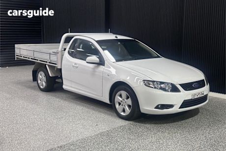 White 2009 Ford Falcon Cab Chassis R6 (lpg)