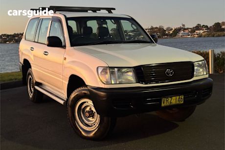 White 1999 Toyota Landcruiser Wagon (4X4)