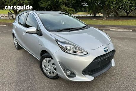 Silver 2018 Toyota Prius-C Hatchback Hybrid