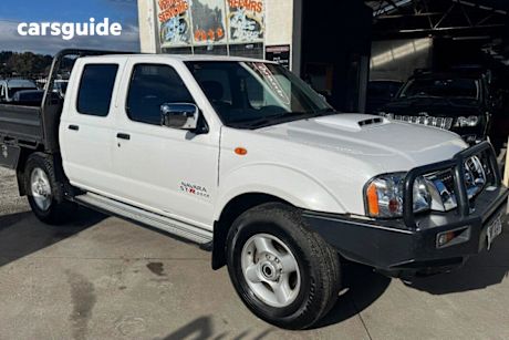 White 2012 Nissan Navara Dual Cab Pick-up ST-R (4X4)
