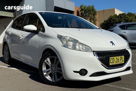 White 2014 Peugeot 208 Hatch Active