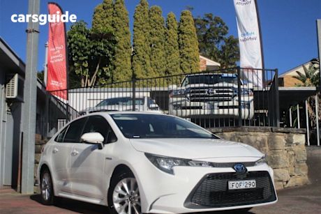 White 2022 Toyota Corolla Sedan Ascent Sport