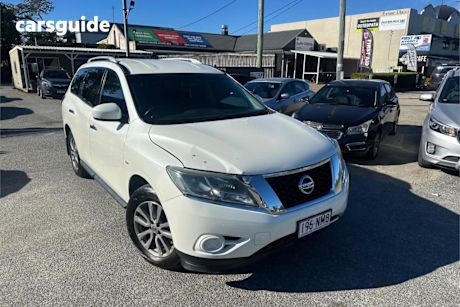 White 2015 Nissan Pathfinder Wagon ST (4X2)
