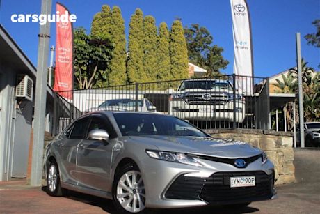Silver 2024 Toyota Camry Sedan Hybrid