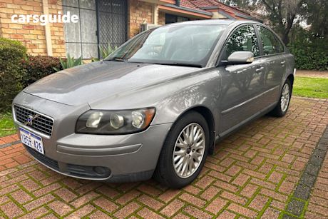 Grey 2004 Volvo S40 Sedan