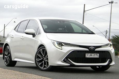 White 2019 Toyota Corolla Hatchback ZR TWO Tone Option