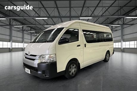 White 2015 Toyota Hiace Bus Commuter