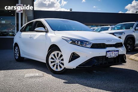 White 2024 Kia Cerato Hatchback S