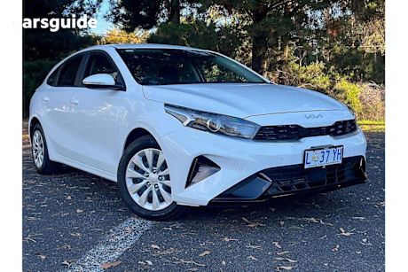 White 2024 Kia Cerato Hatchback S