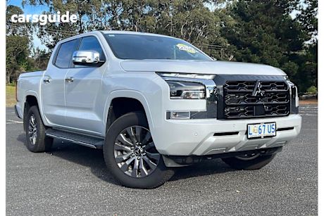 White 2023 Mitsubishi Triton Double Cab Pick Up GLS (4X4)