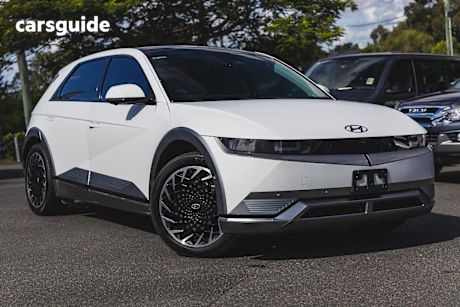 White 2021 Hyundai Ioniq 5 Wagon AWD Extended Range EV