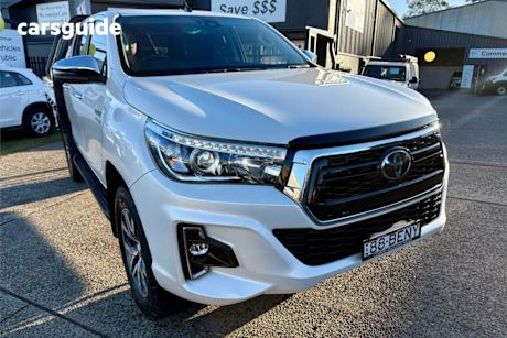White 2020 Toyota Hilux Ute Tray SR5 (4X4)