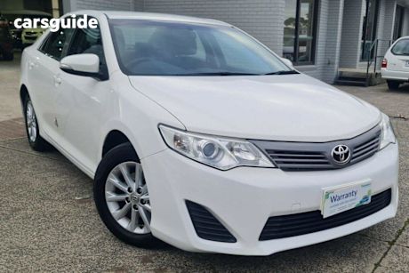White 2013 Toyota Camry Sedan Altise