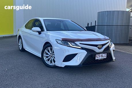 White 2018 Toyota Camry Sedan Ascent Sport