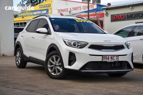 White 2024 Kia Stonic Wagon S