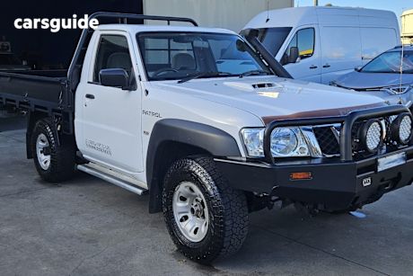 White 2011 Nissan Patrol Leaf Cab Chassis DX (4X4)