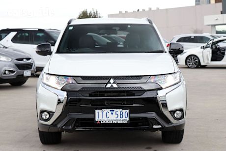 White 2020 Mitsubishi Outlander SUV BLACK EDITION F