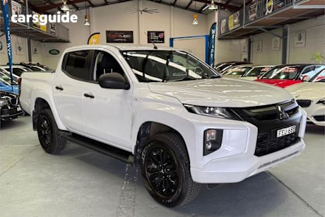 White 2023 Mitsubishi Triton Double Cab Pick Up GLX-R (4X4)