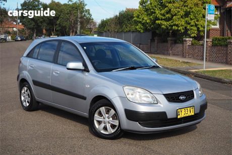 Silver 2008 Kia RIO Hatchback EX