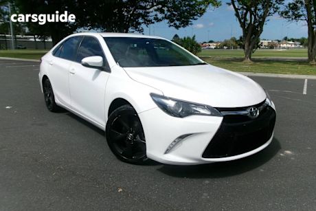 White 2015 Toyota Camry Sedan Atara SX