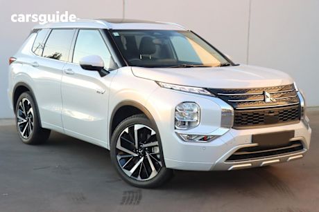 White 2023 Mitsubishi Outlander Wagon Phev Exceed 5+2 Seat (awd)