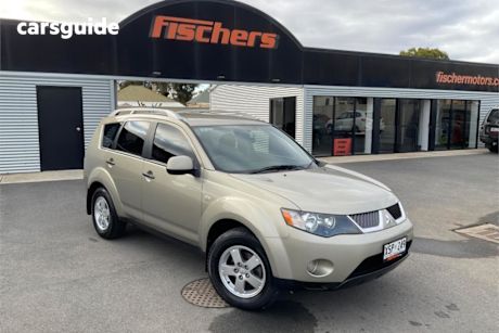 Gold 2008 Mitsubishi Outlander Wagon LS