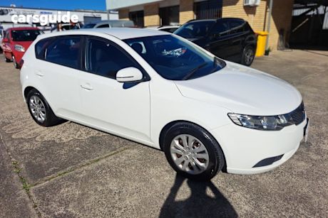 White 2012 Kia Cerato Hatchback S